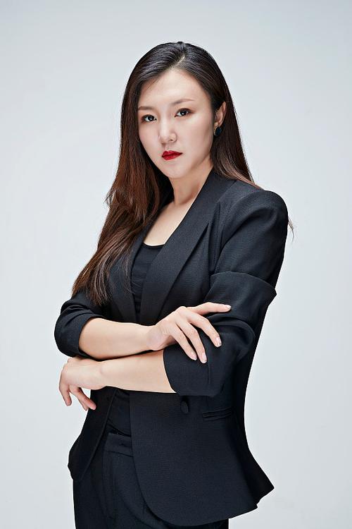 严愚贵 视觉与舞美负责人